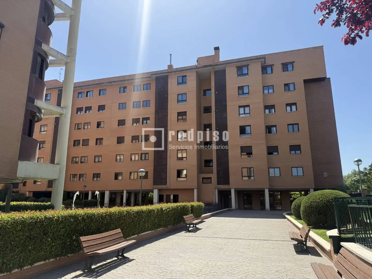 Vista exterior de Pis en venda en Madrid amb Calefacció, Jardí privat i Traster