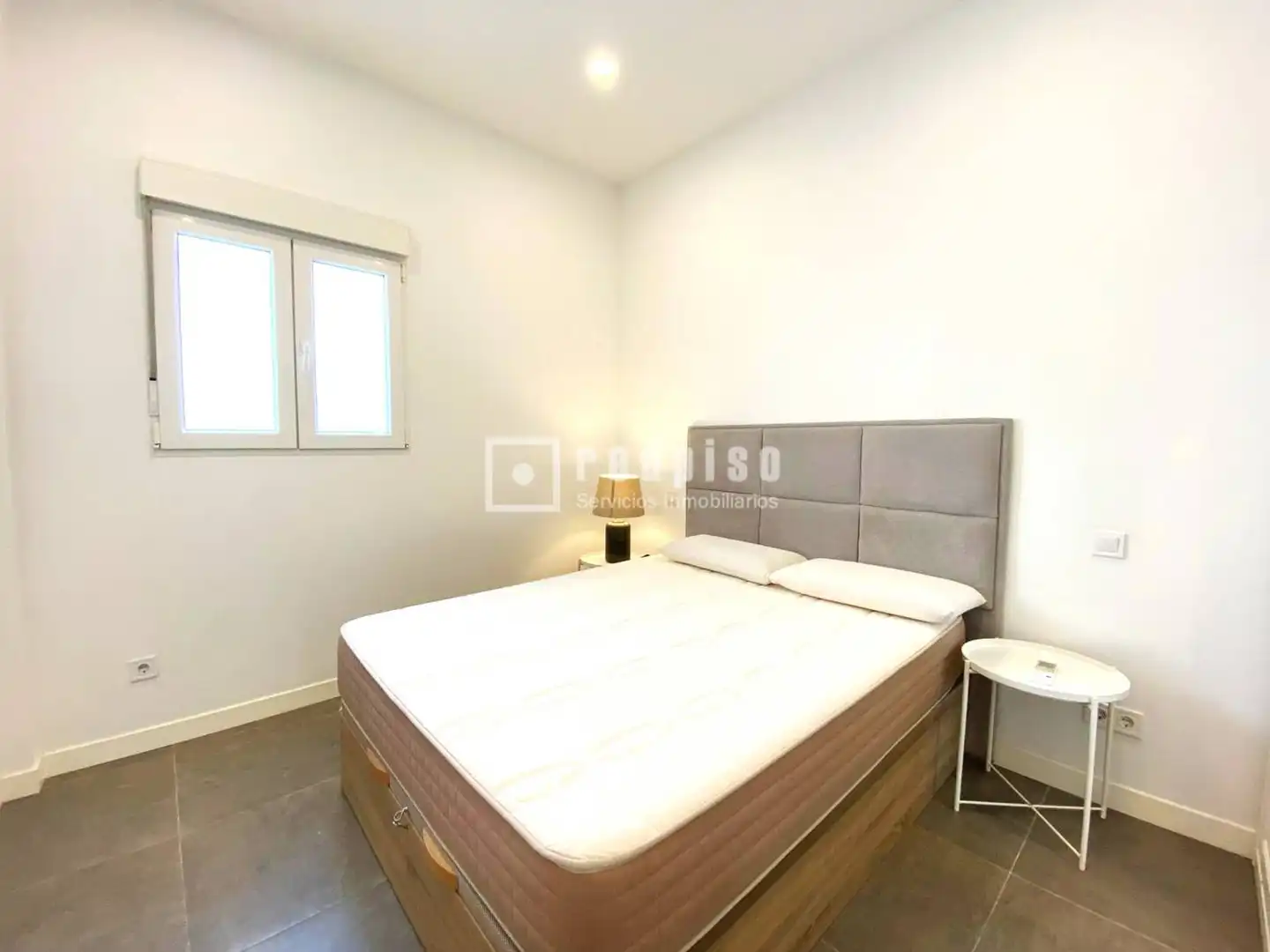 Bedroom of Flat for rent in Madrid  with Air Conditioner, Heating and Furnished