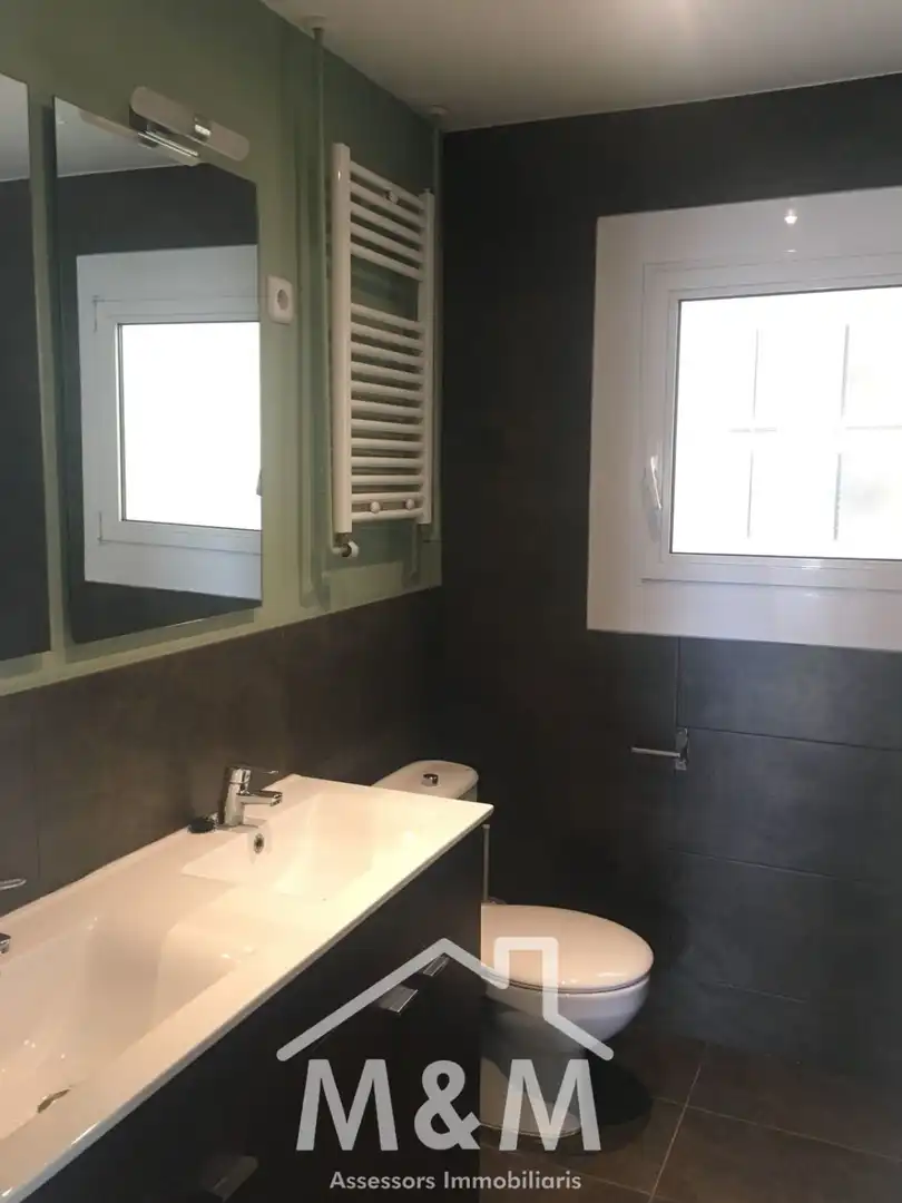Bathroom of Attic for rent in Castelldefels  with Heating, Terrace and Community pool
