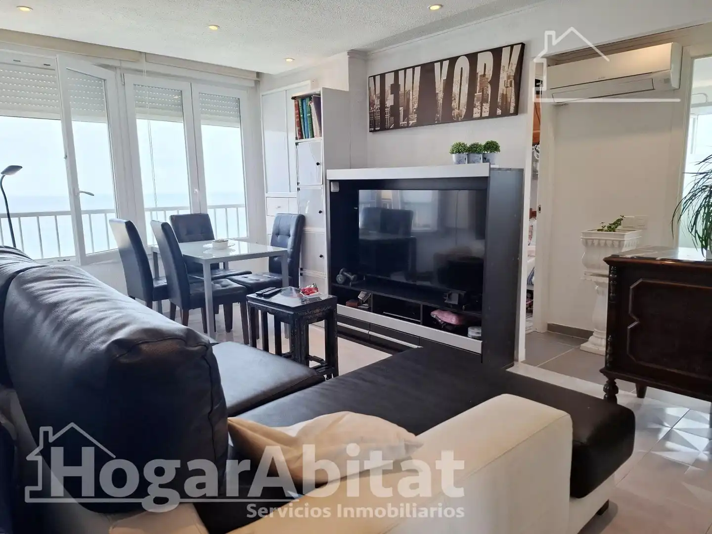 Living room of Flat for sale in Gandia  with Air Conditioner, Private garden and Community pool