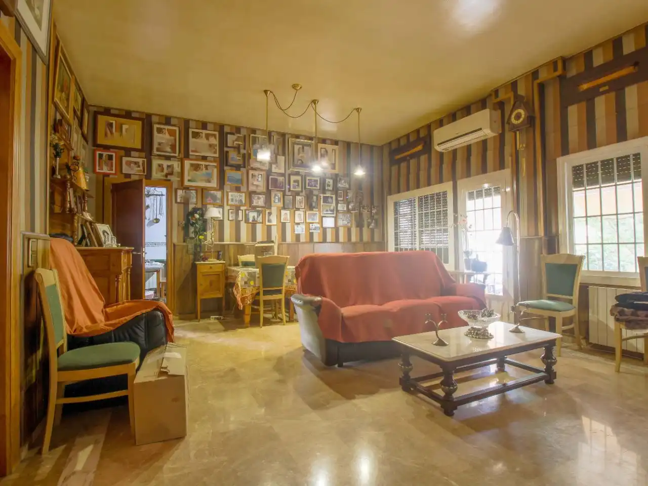 Sala de estar de Casa o chalet en venta en Úbeda con Aire acondicionado y Piscina
