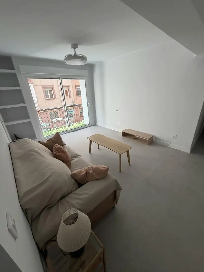 Sala de estar de Piso de alquiler en Madrid con Aire acondicionado, Calefacción y Amueblado