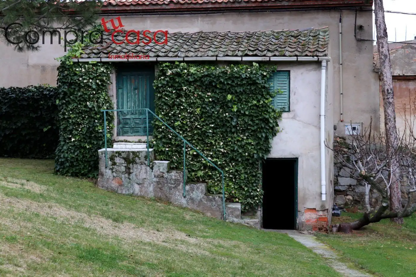 Vista exterior de Casa o xalet en venda en Segovia amb Calefacció, Jardí privat i Terrassa