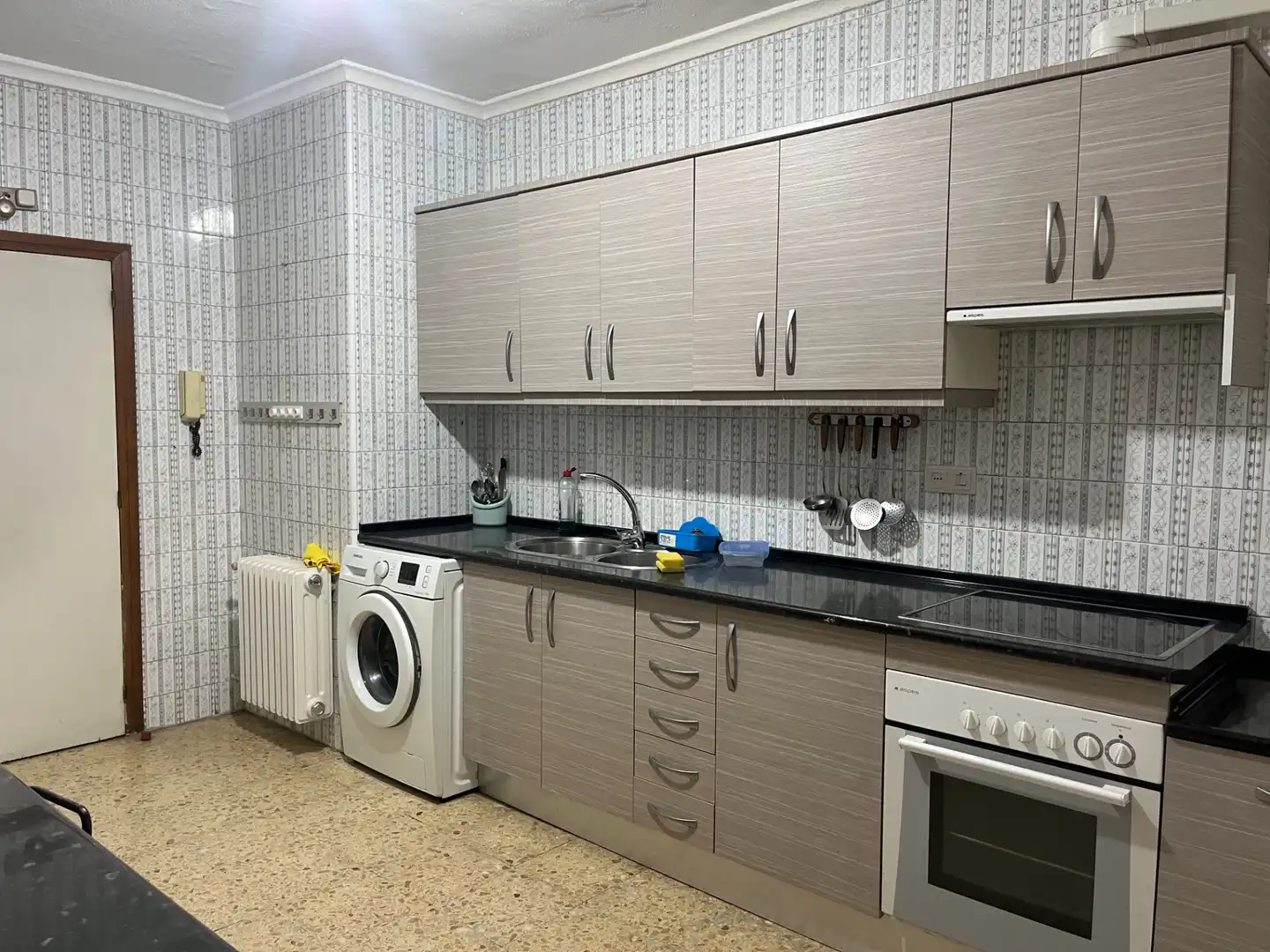 Kitchen of Flat for sale in Salamanca  with Heating, Parquet flooring and Furnished
