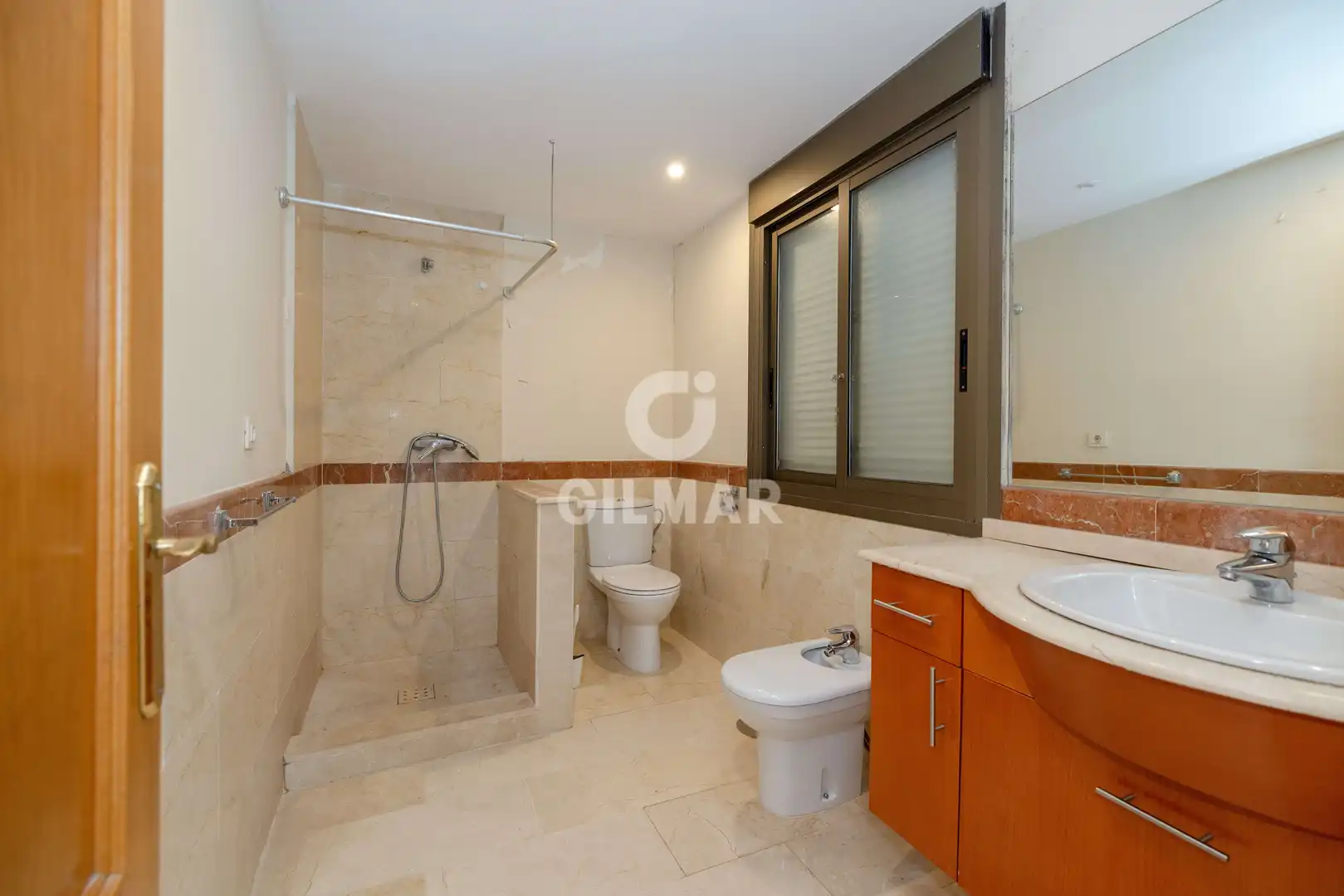 Habitación de Casa adosada en venta en Marbella con Calefacción, Jardín privado y Piscina