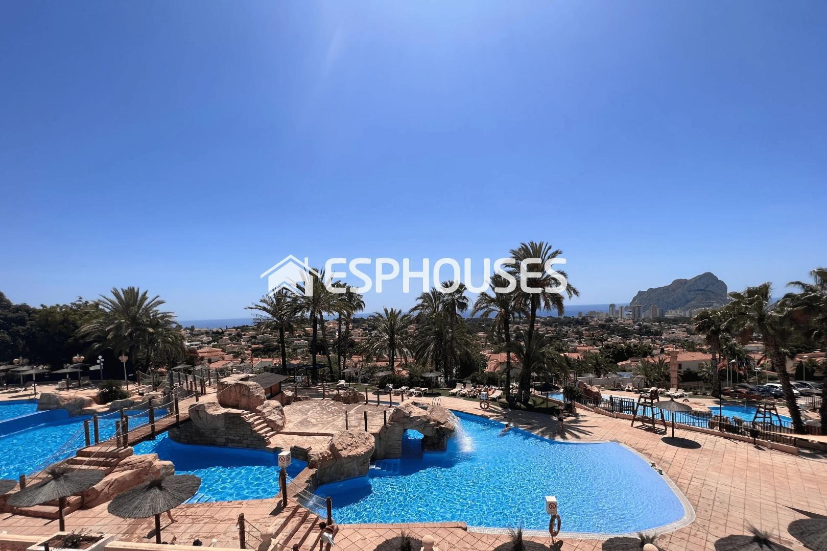 Piscina de Casa adosada en venda en Calpe / Calp amb Aire condicionat, Terrassa i Balcó