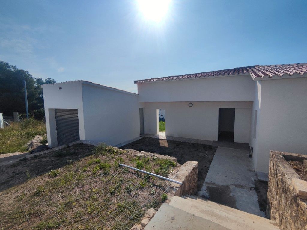 Vista exterior de Casa o xalet en venda en Canyelles amb Jardí privat, Traster i Balcó