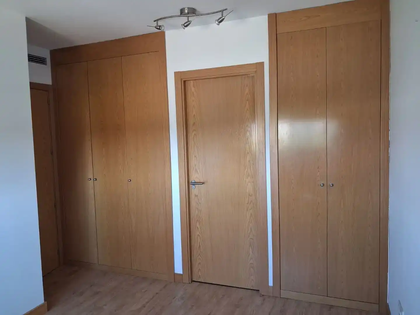Bedroom of Flat for sale in  Madrid Capital  with Air Conditioner and Swimming Pool