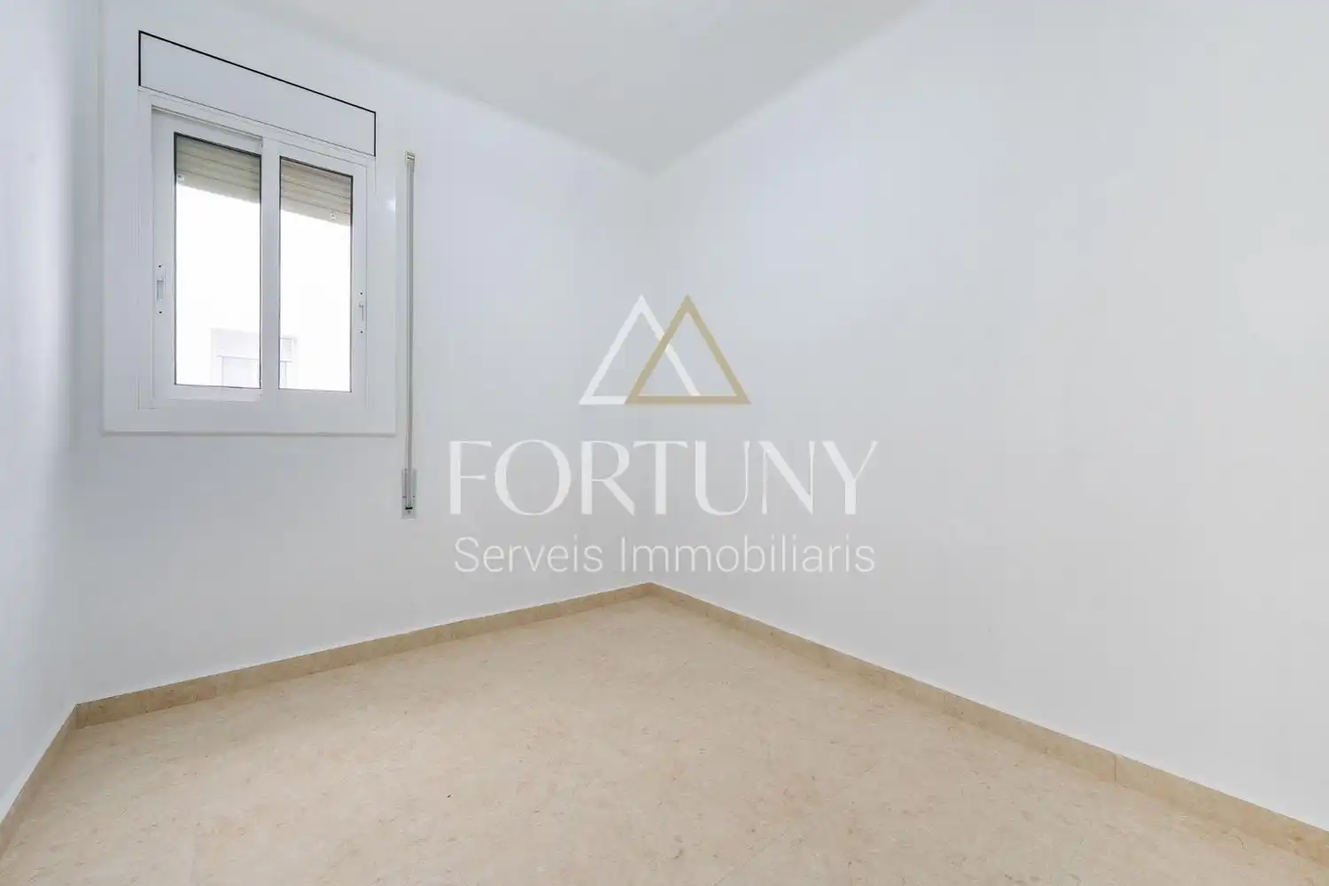 Flat with terrace for sale in del Carrilet 30, imagen 12