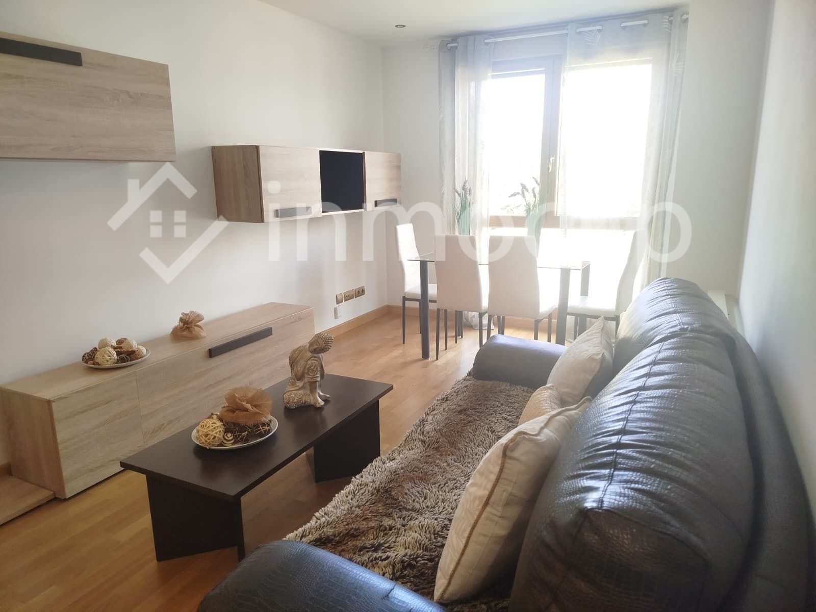 Sala d'estar de Apartament de lloguer en Santa Marta de Tormes amb Calefacció i Moblat