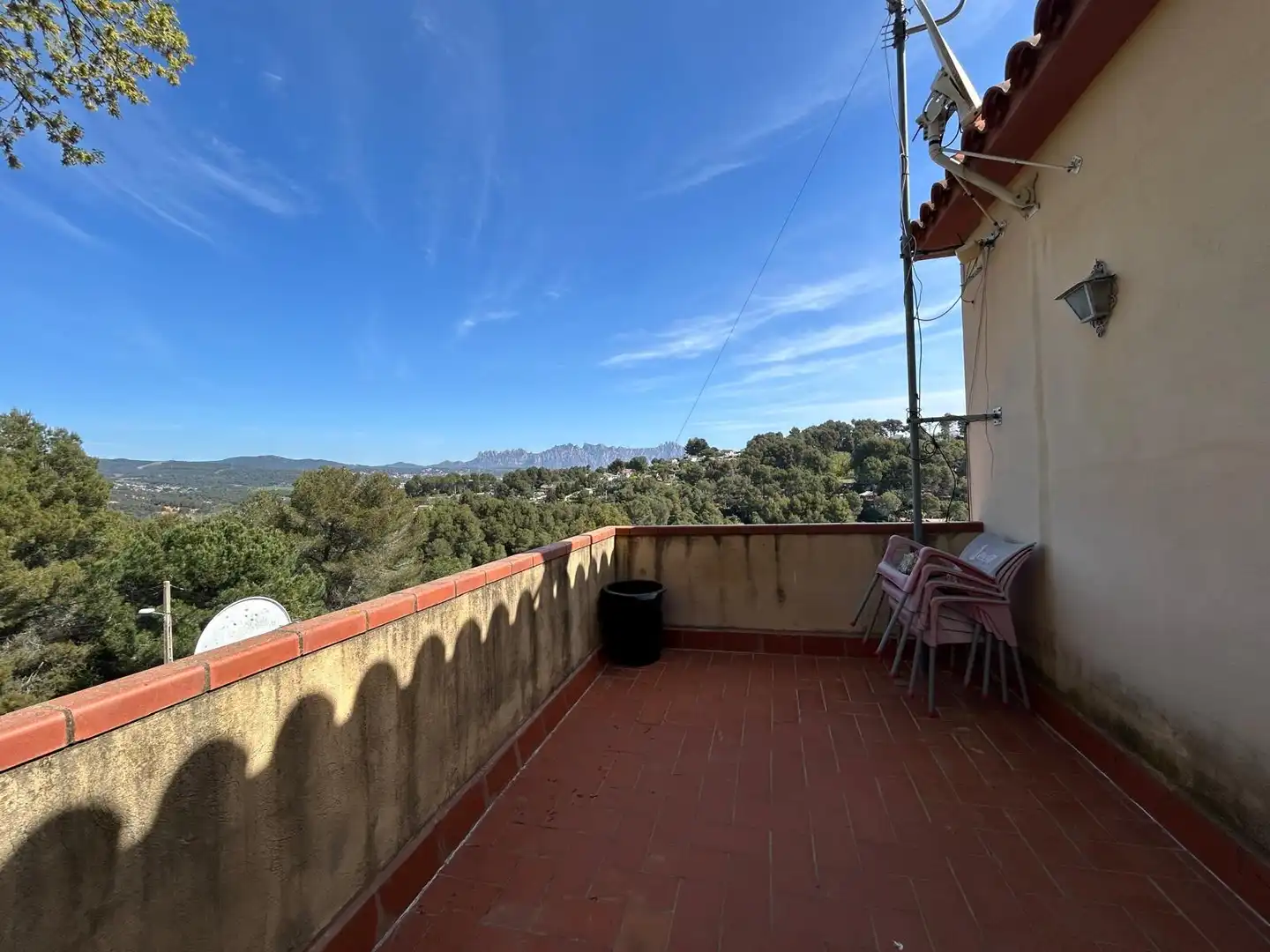 Villa con terrazza in vendita a Piera