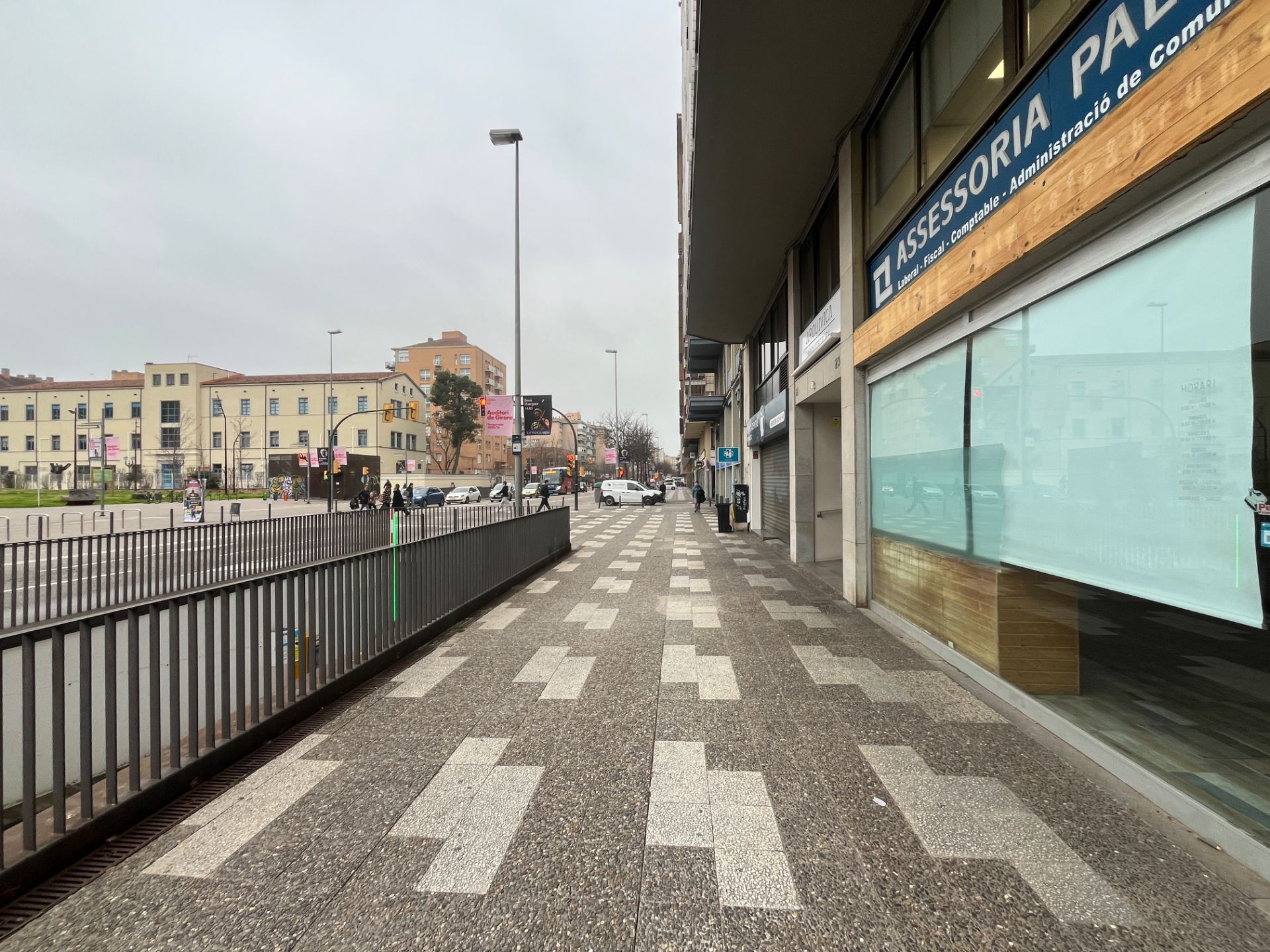 Exterior view of Premises for sale in Girona Capital  with Air Conditioner and Heating