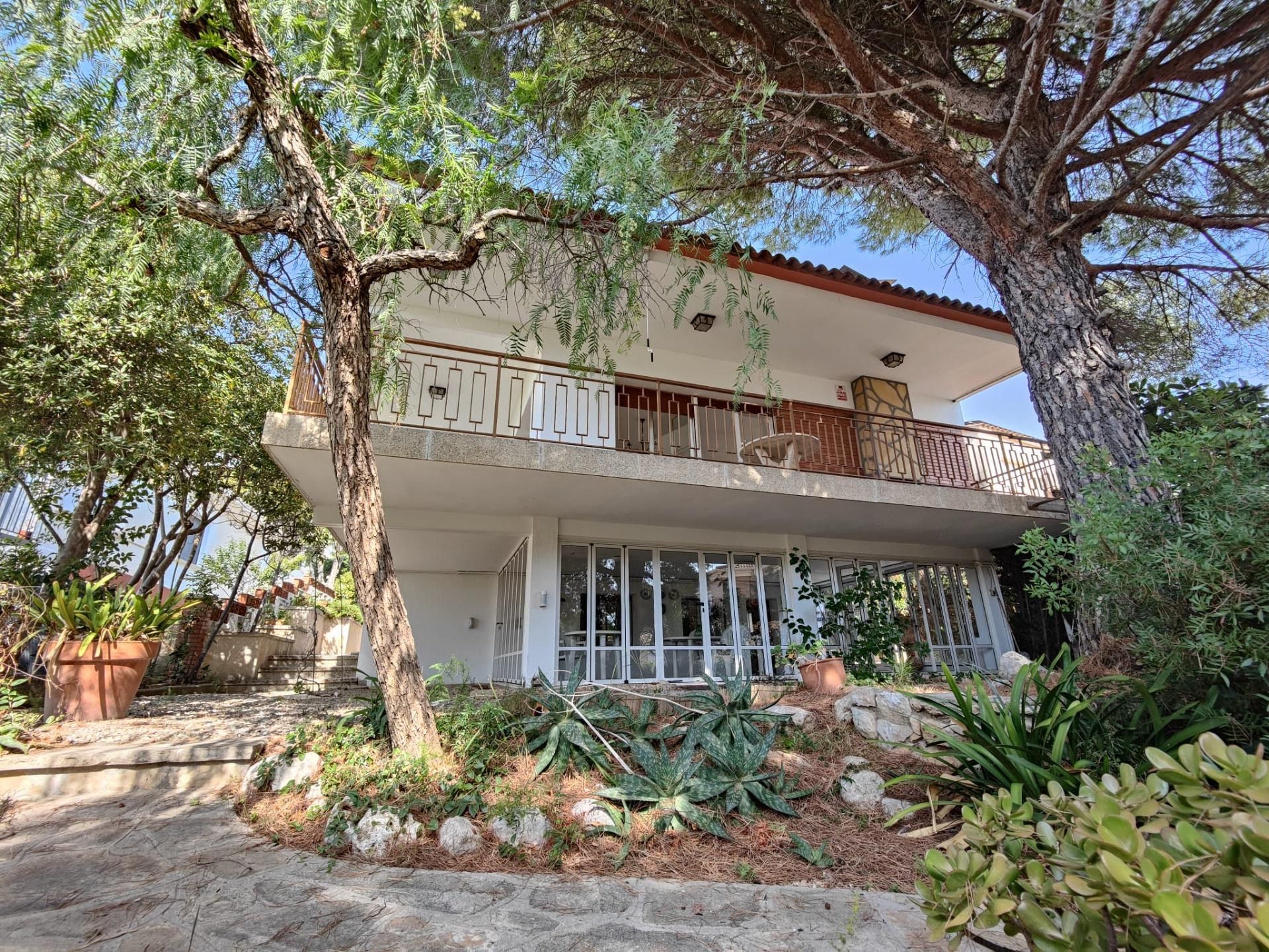 Exterior view of House or chalet for sale in Cunit  with Air Conditioner, Heating and Private garden