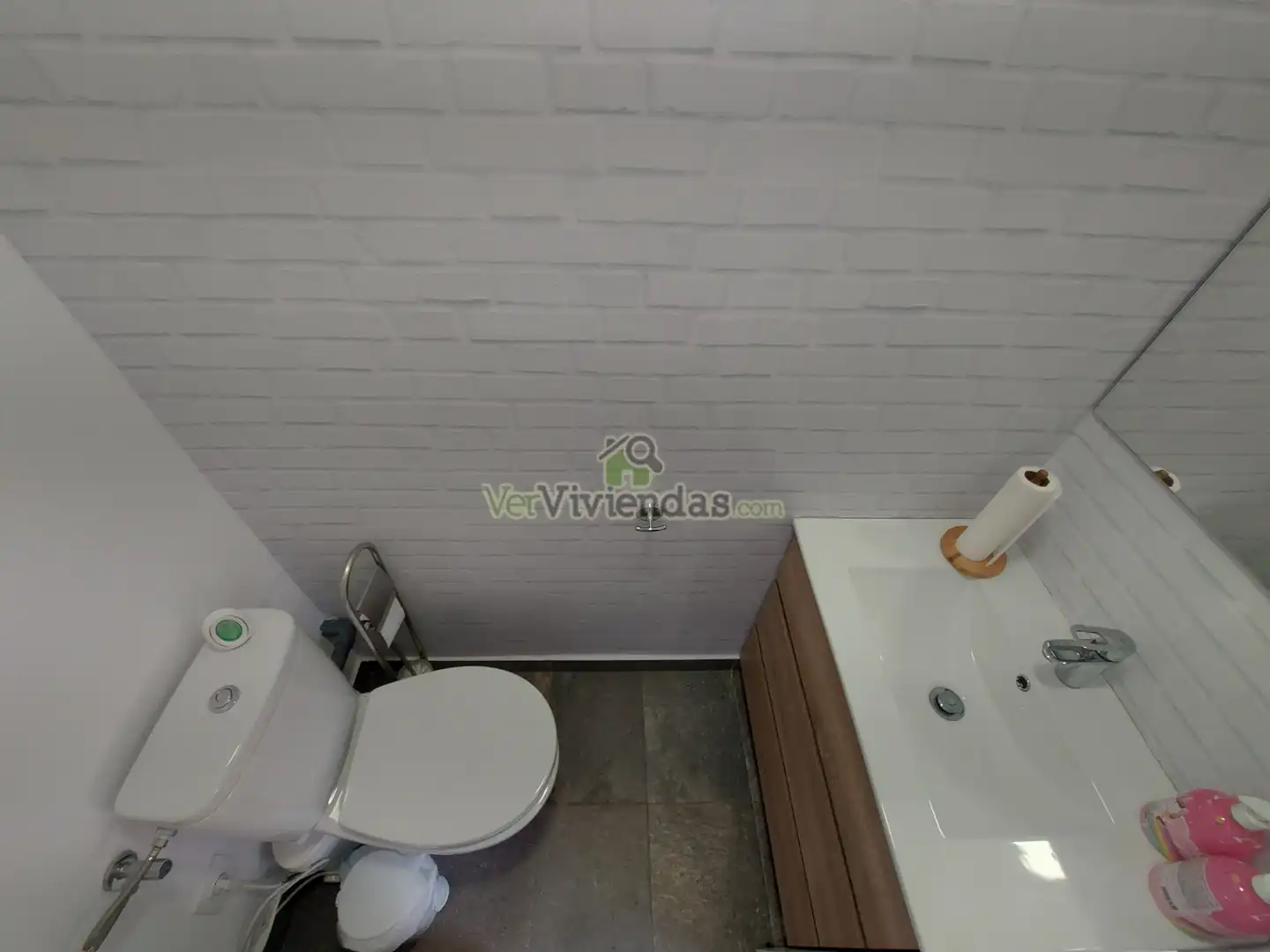 Baño de Casa adosada en venta en Martorell con Aire acondicionado, Calefacción y Jardín privado