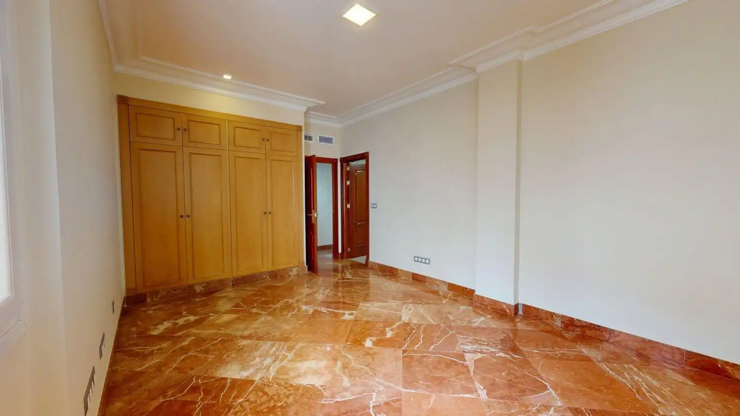 Flat for rent in Sevilla  with Air Conditioner, Heating and Terrace