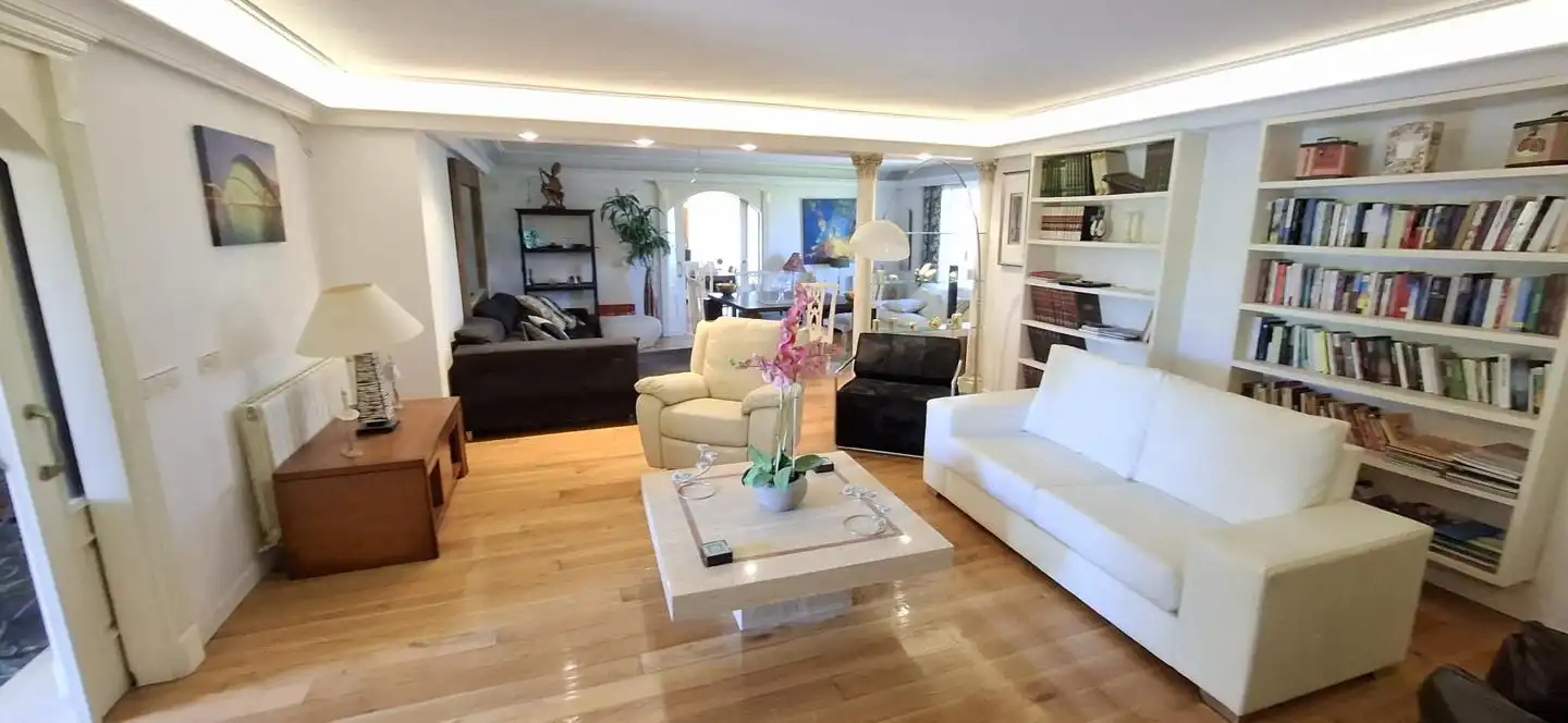 Living room of Houses for sale in Santa Cruz de Bezana  with Terrace, Sauna and Community pool
