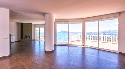 Descubra estanbspvilla independiente de 300m construidos sobre una generosa parcela de 856m en la exclusiva urbanización Altea Hil, imatge 2