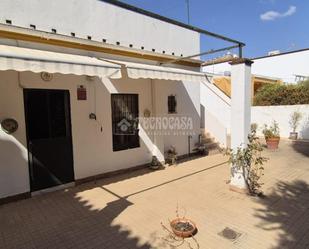 Vista exterior de Casa o xalet en venda en Gines amb Aire condicionat