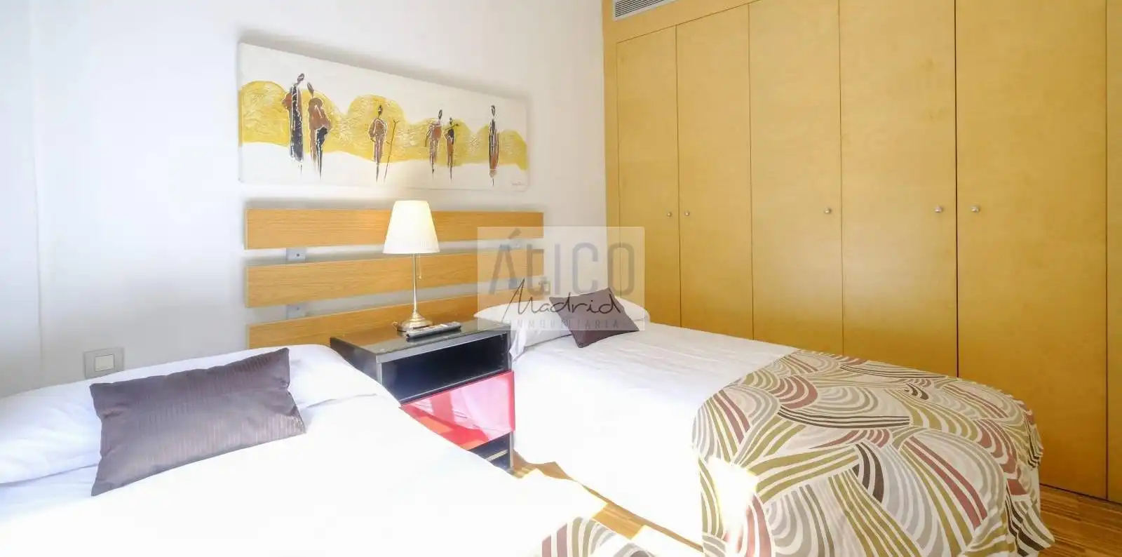 Dormitori de Apartament de lloguer en Madrid amb Aire condicionat, Calefacció i Terrassa