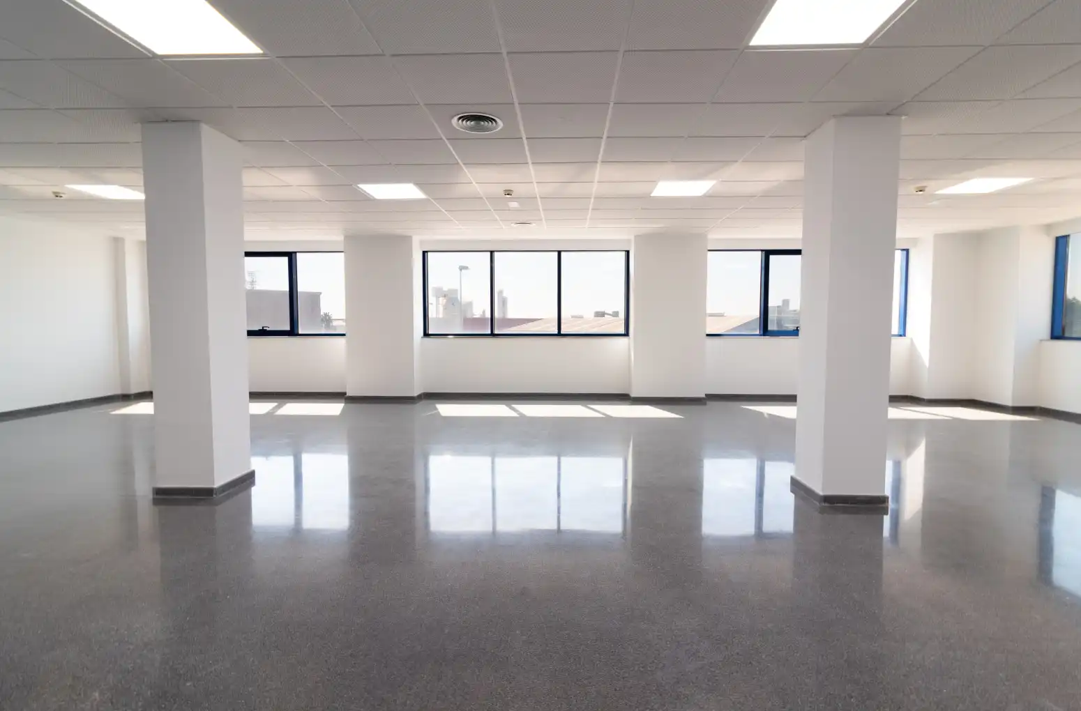Büro zur Miete in Puerto de Sagunto - AV PUERTO POL.IND.INGRUINS, Avenida de Abril - 9 de Octubre
