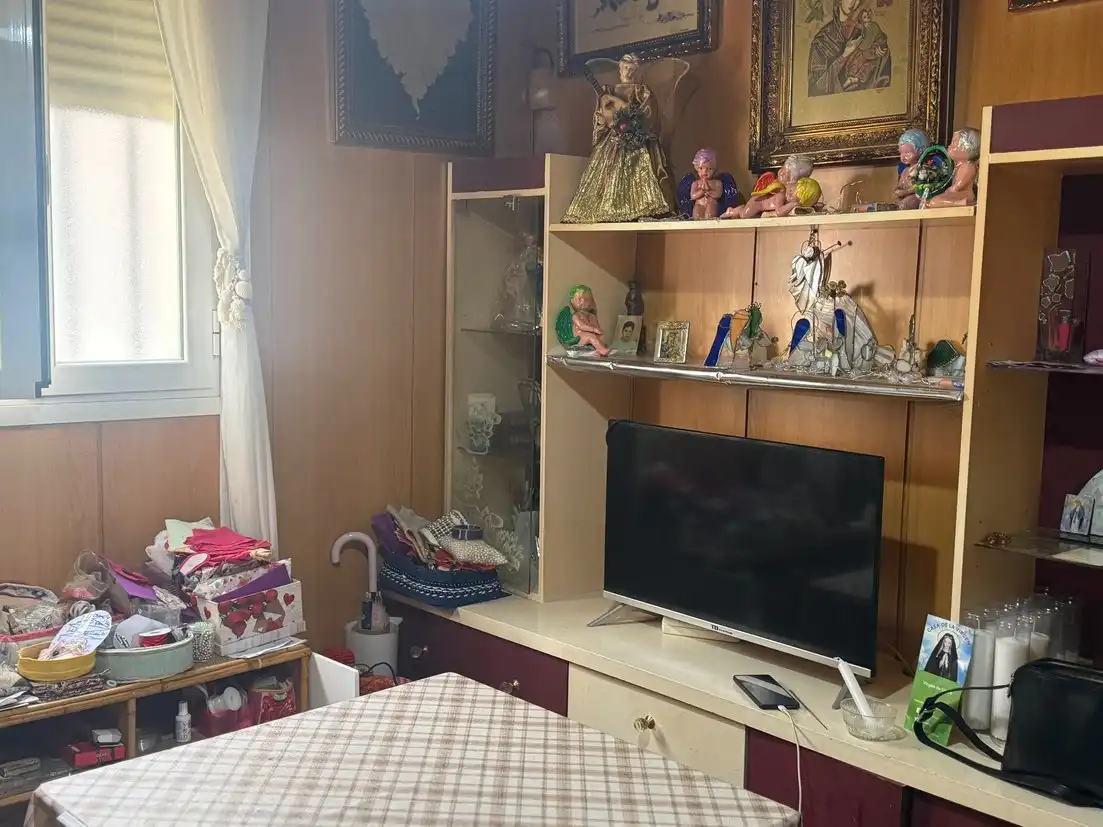 Dormitori de Apartament en venda en Madrid amb Calefacció i Rentadora
