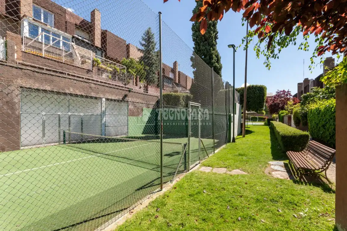 Jardín de Casa adosada en venta en Las Rozas de Madrid con Aire acondicionado, Calefacción y Terraza