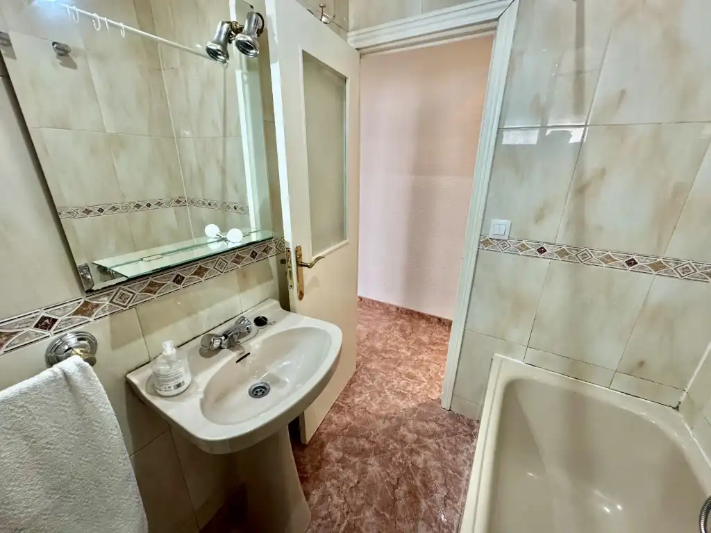 Wohnung zur Miete in Calle Infanta Doña Maria, Ciudad Jardín - Zoco