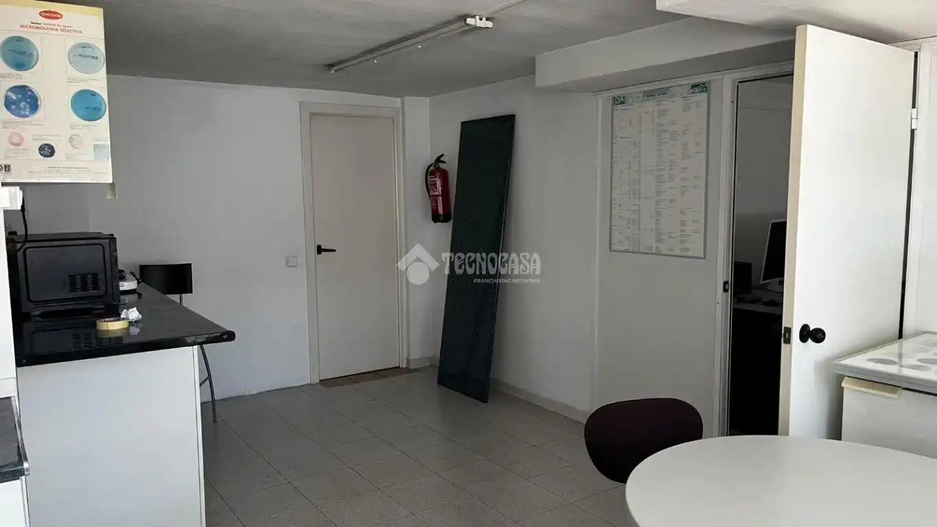 Local comercial en venda a Centre - Eixample – Can Llobet, imagen 18