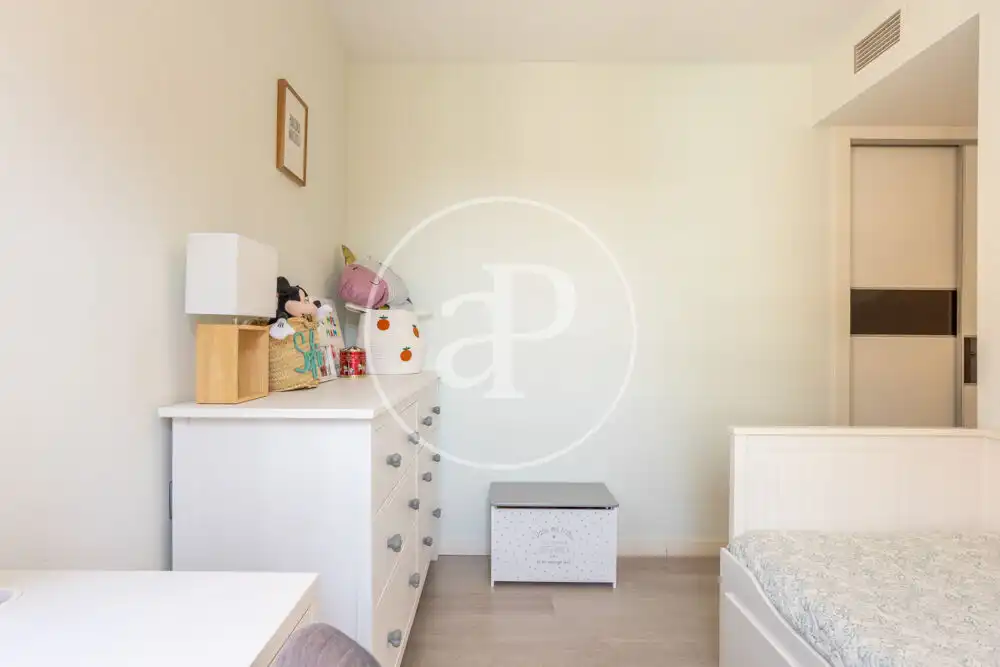 Bedroom of Flat for sale in Valencia  with Air Conditioner, Heating and Private garden
