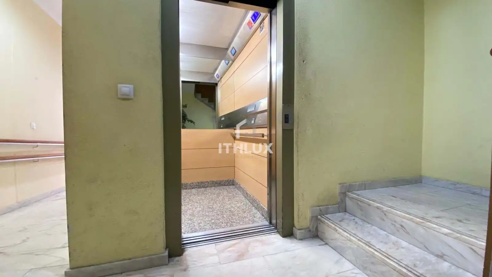 Appartamento con terrazza in vendita a Calle Juan Pablo II, imagen 3