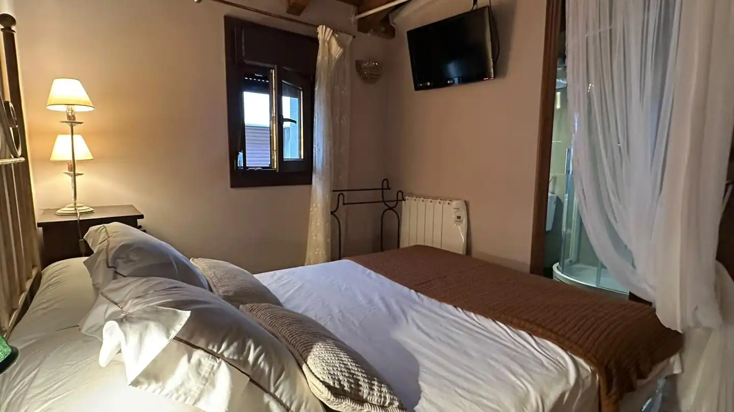 Dormitori de Casa o xalet en venda en Mombeltrán, Ávila