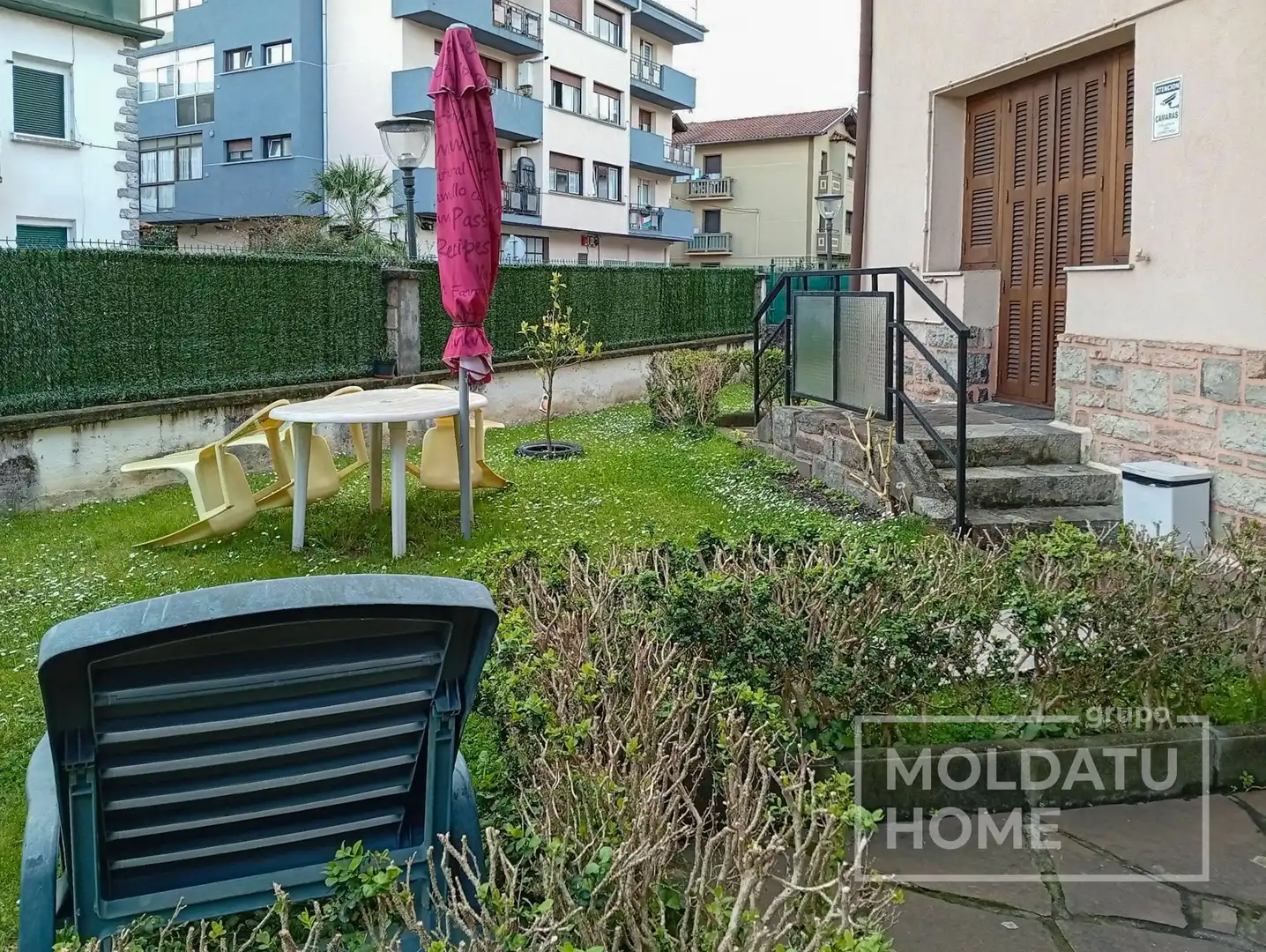 Terrassa de Casa o xalet en venda en Irun  amb Calefacció, Jardí privat i Traster