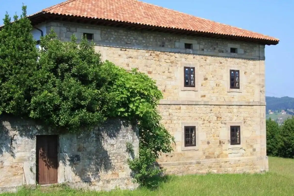 Exterior view of Houses for sale in Piélagos  with Private garden and Balcony