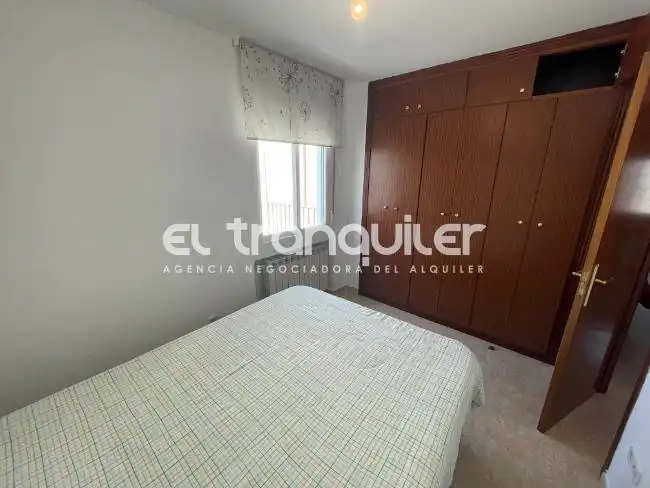 Dormitori de Àtic de lloguer en Madrid amb Aire condicionat, Terrassa i Moblat