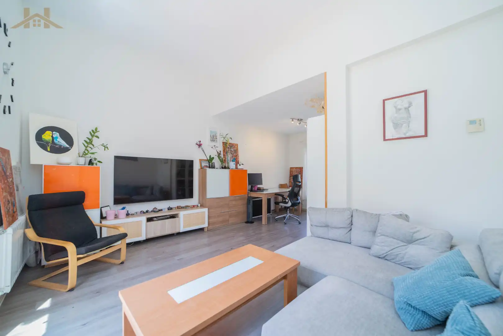 Wohnzimmer von Einfamilien-Reihenhaus zum Verkauf in Boadilla del Monte mit Heizung, Privatgarten und Mikrowelle