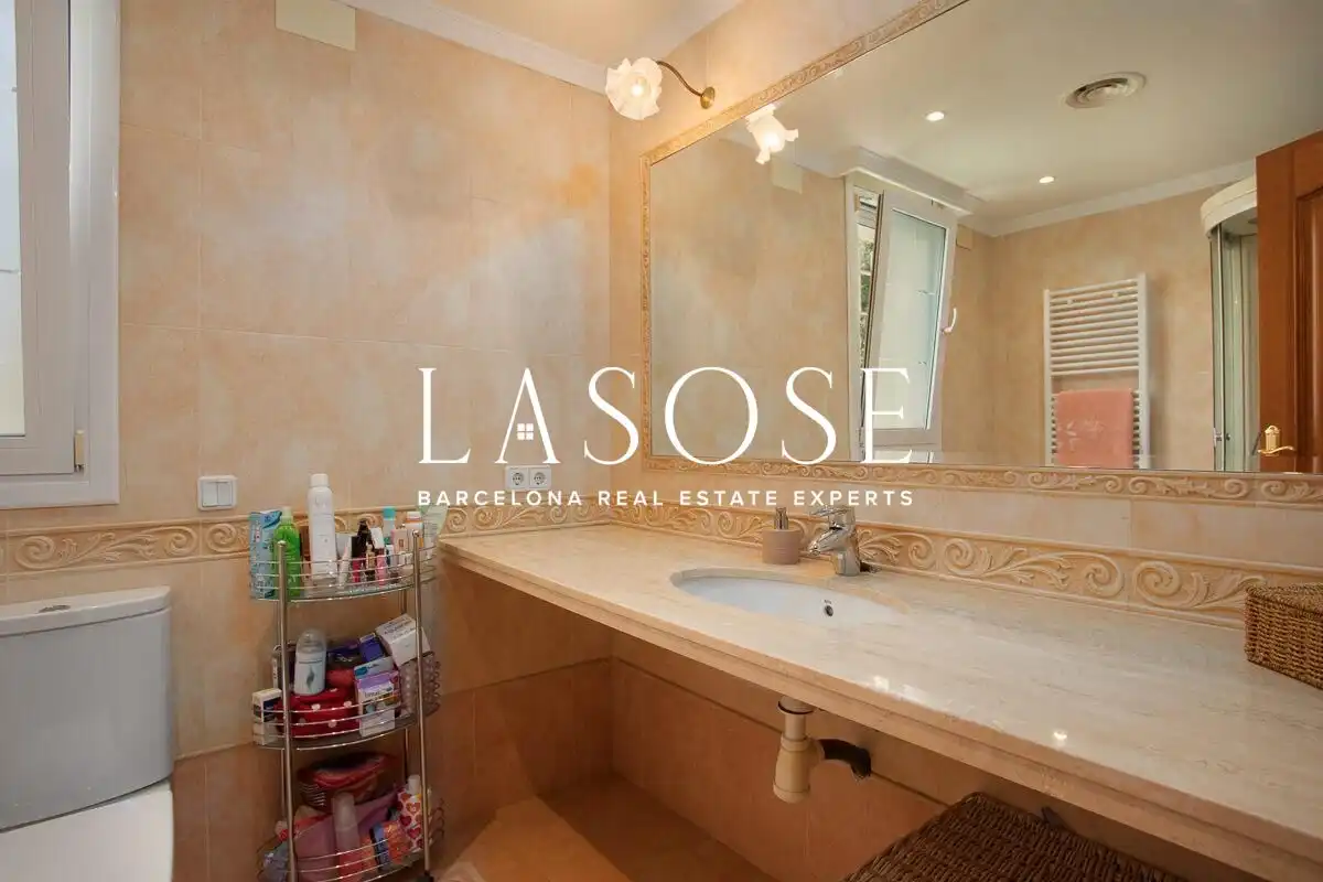 Bathroom of Houses for sale in Arenys de Munt  with Air Conditioner, Private garden and Terrace