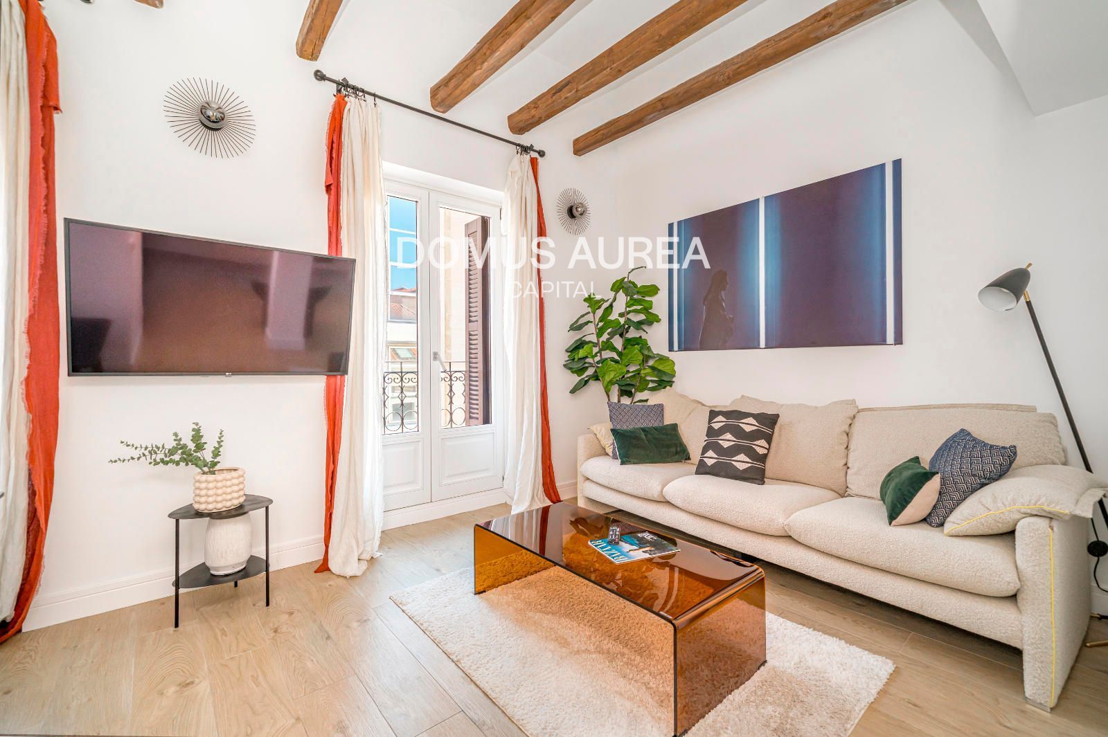 Living room of Attic to rent in  Madrid Capital  with Air Conditioner, Heating and Parquet flooring