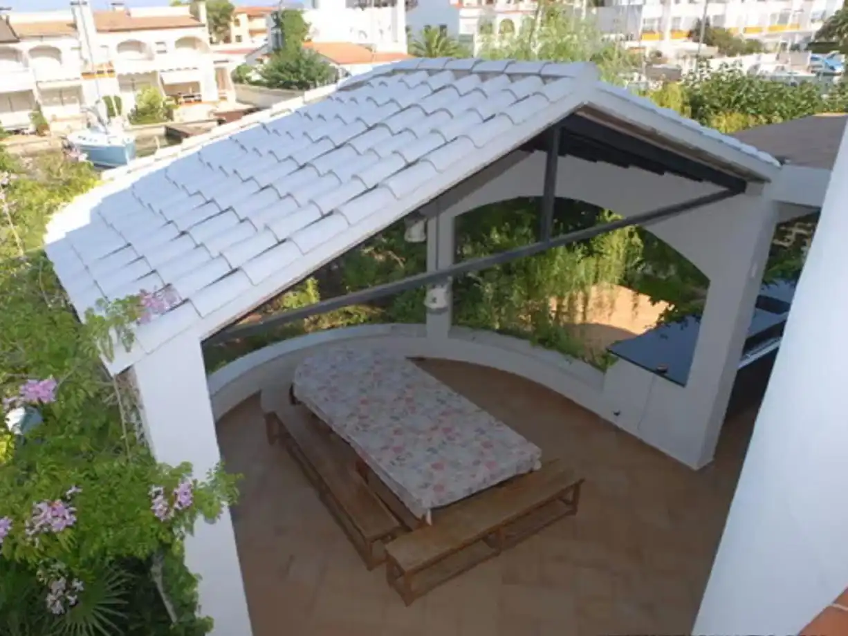 Detached house with pool to rent in Cap Blanc 10, imagen 2