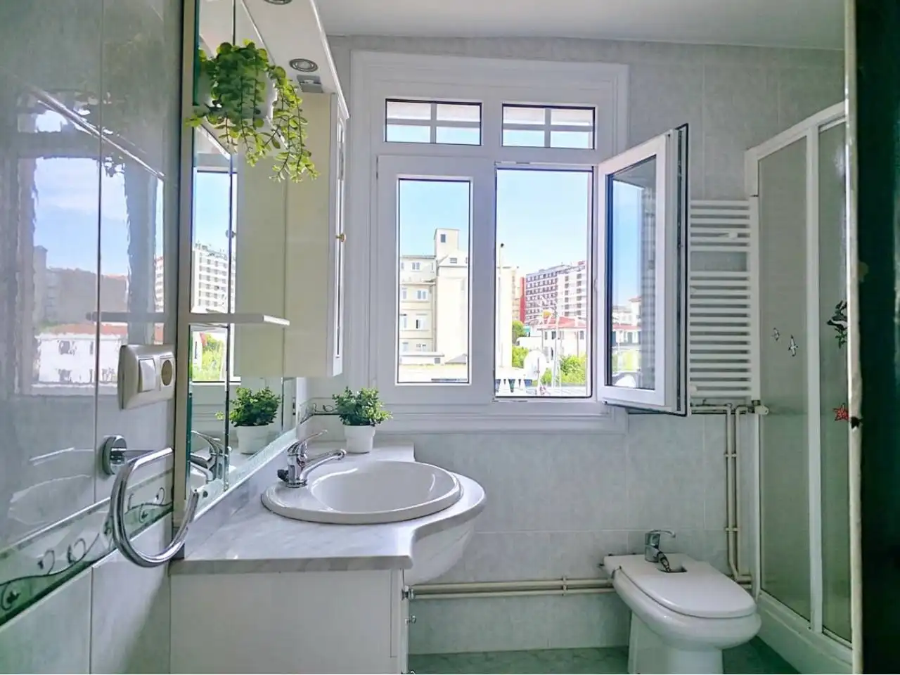Baño de Ático en venta en A Coruña Capital  con Calefacción, Terraza y Balcón