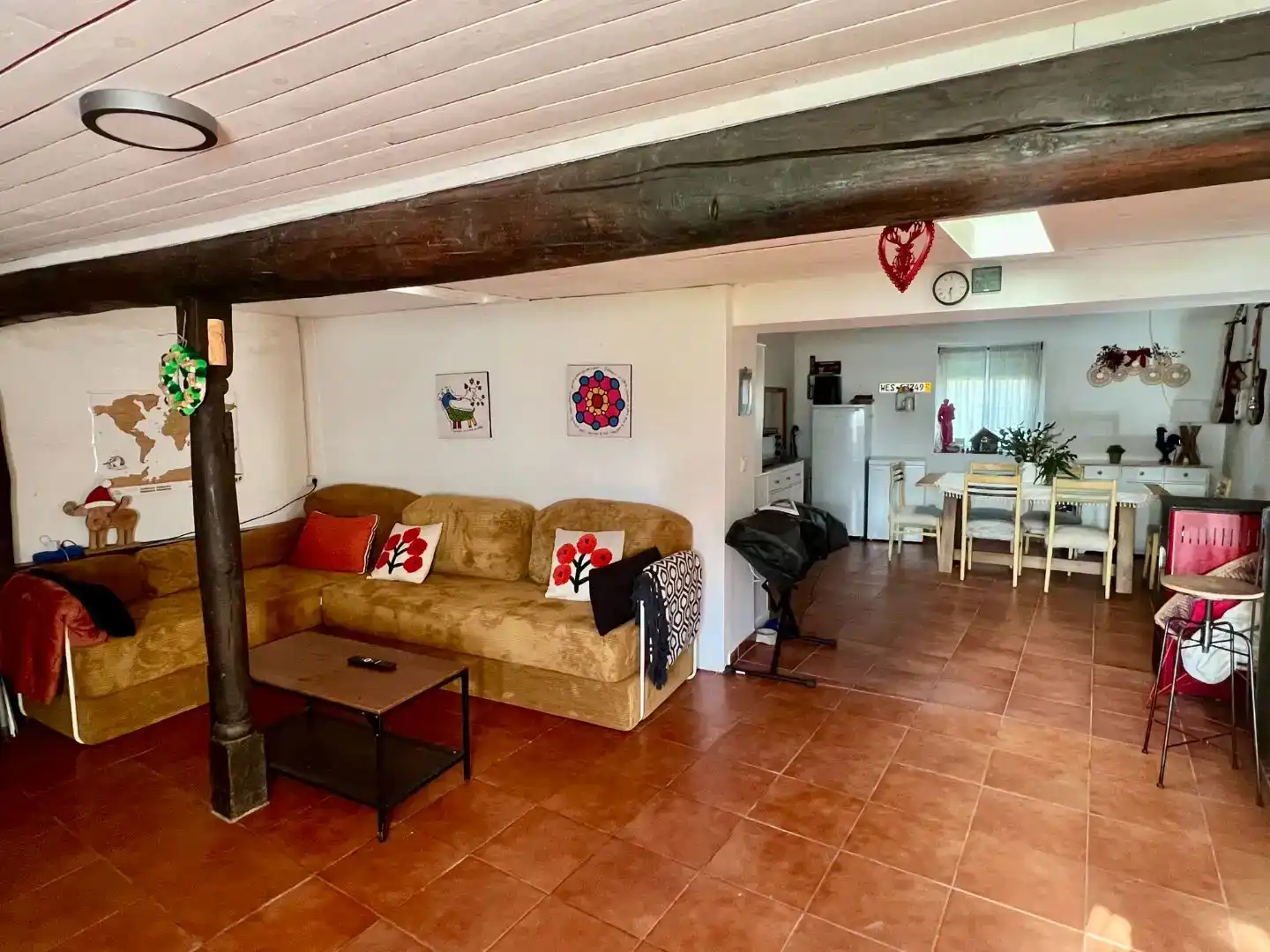 Sala d'estar de Casa o xalet en venda en Frades de la Sierra amb Piscina