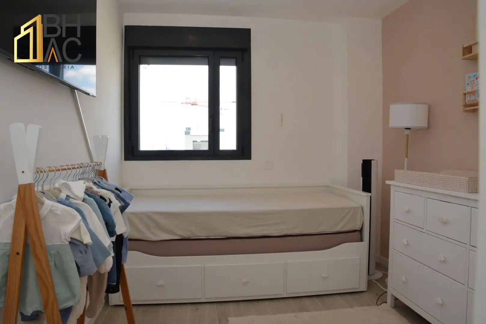Schlafzimmer von Dachboden zum Verkauf in Alcalá de Henares mit Klimaanlage, Heizung und Terrasse