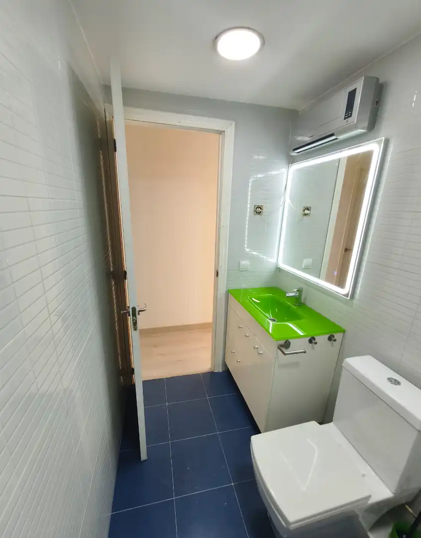 Bany de Pis en venda en Móstoles amb Aire condicionat, Parquet i Moblat