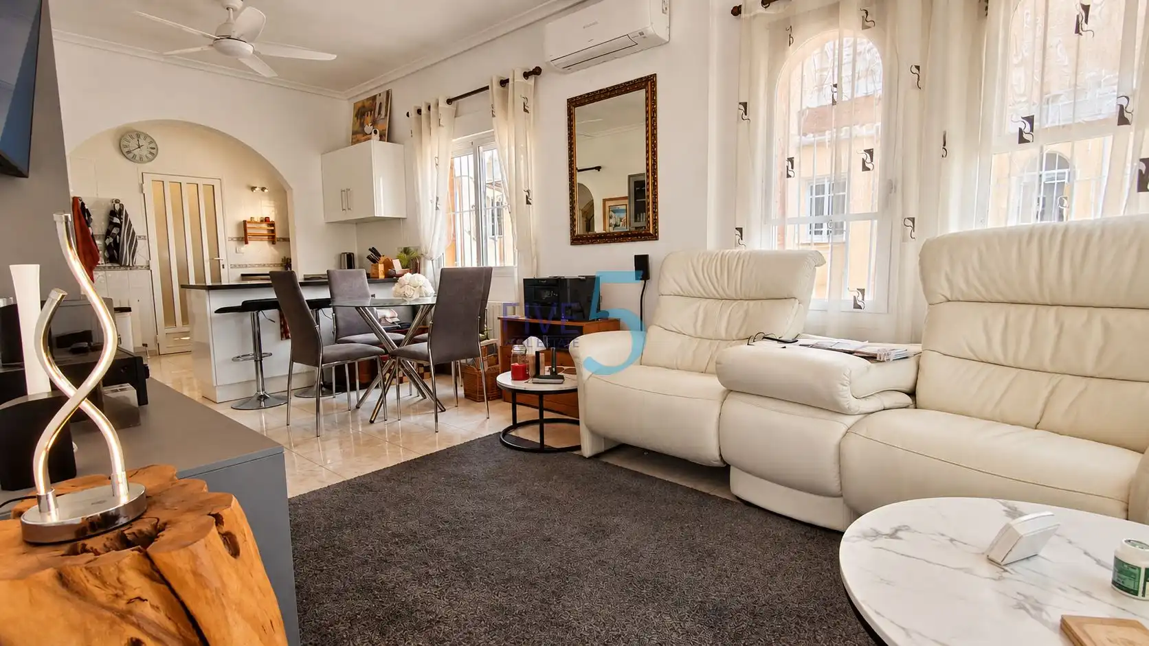 Sala d'estar de Casa o xalet en venda en Benimar