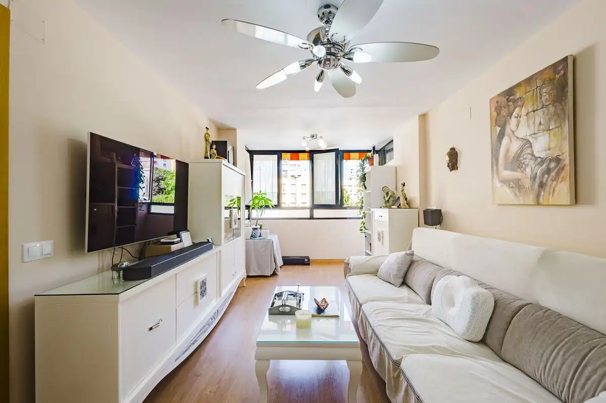 Flat with terrace for sale in Avenida Ingeniero José María Garnica, imagen 2