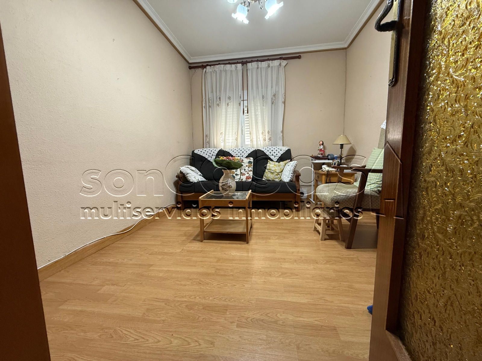 Sala d'estar de Pis en venda en  Madrid Capital amb Calefacció, Forn i Rentadora