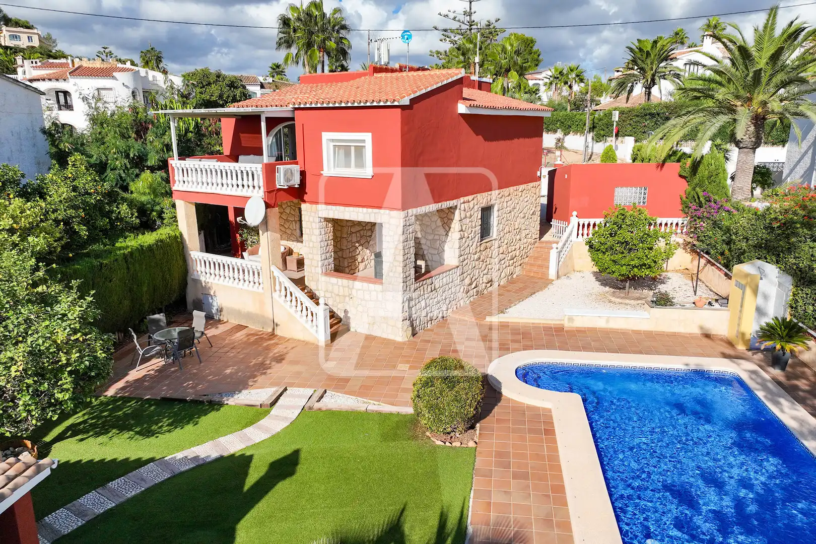 Vista exterior de Casa o xalet en venda en Calpe / Calp amb Aire condicionat, Calefacció i Jardí privat