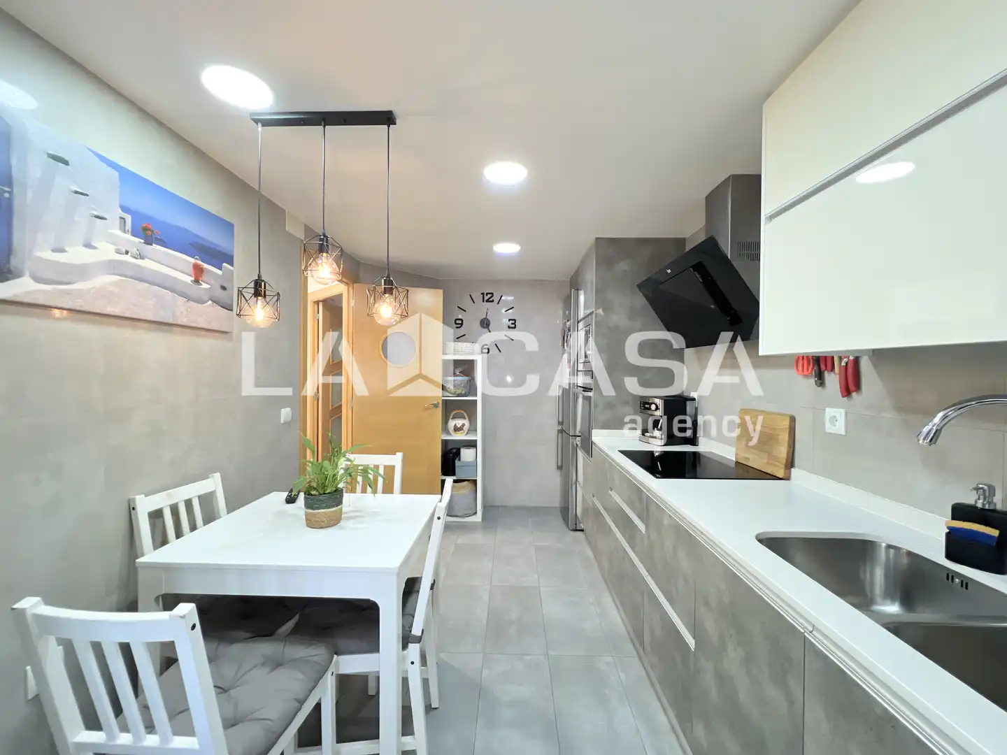 Kitchen of Flat for sale in Badalona