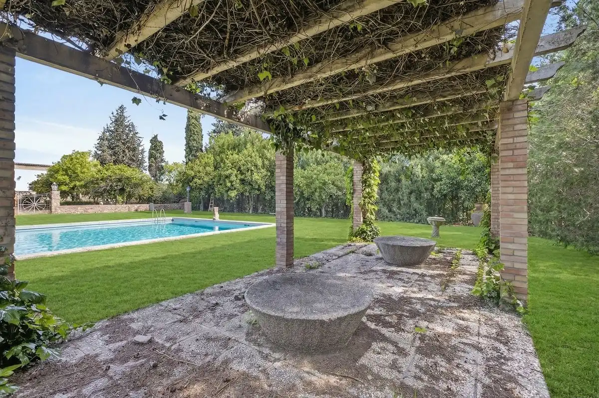 Finca rústica en venta en C. Pablo Picasso, Lora del Río