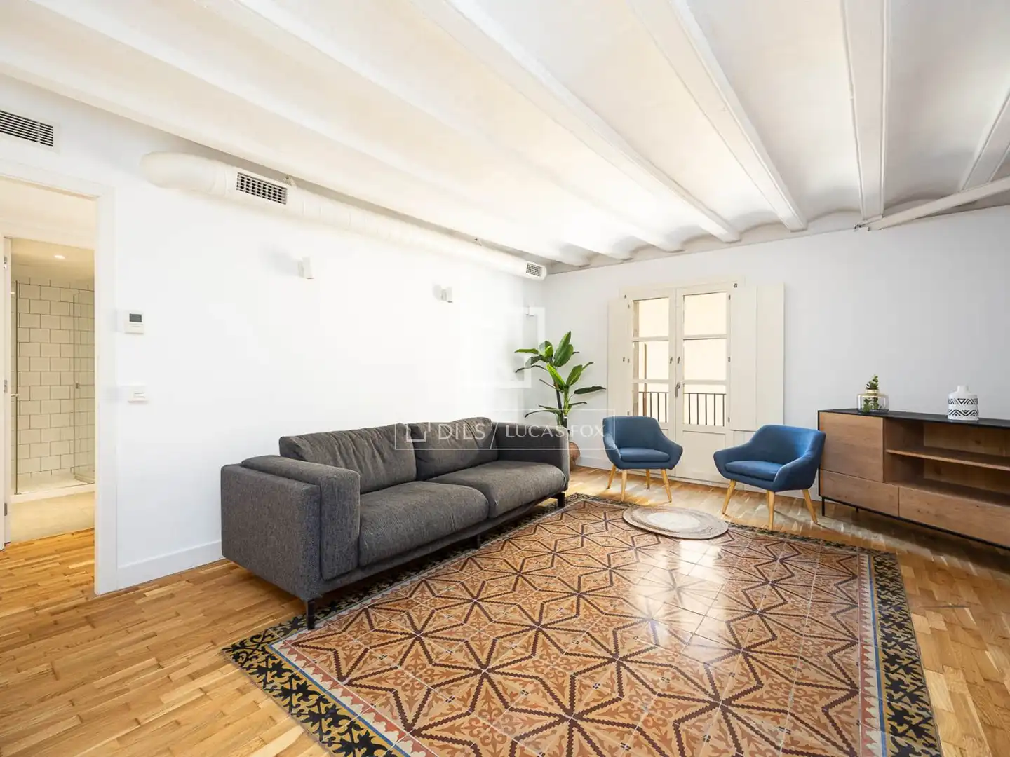 Sala d'estar de Pis en venda en Barcelona amb Aire condicionat, Calefacció i Parquet