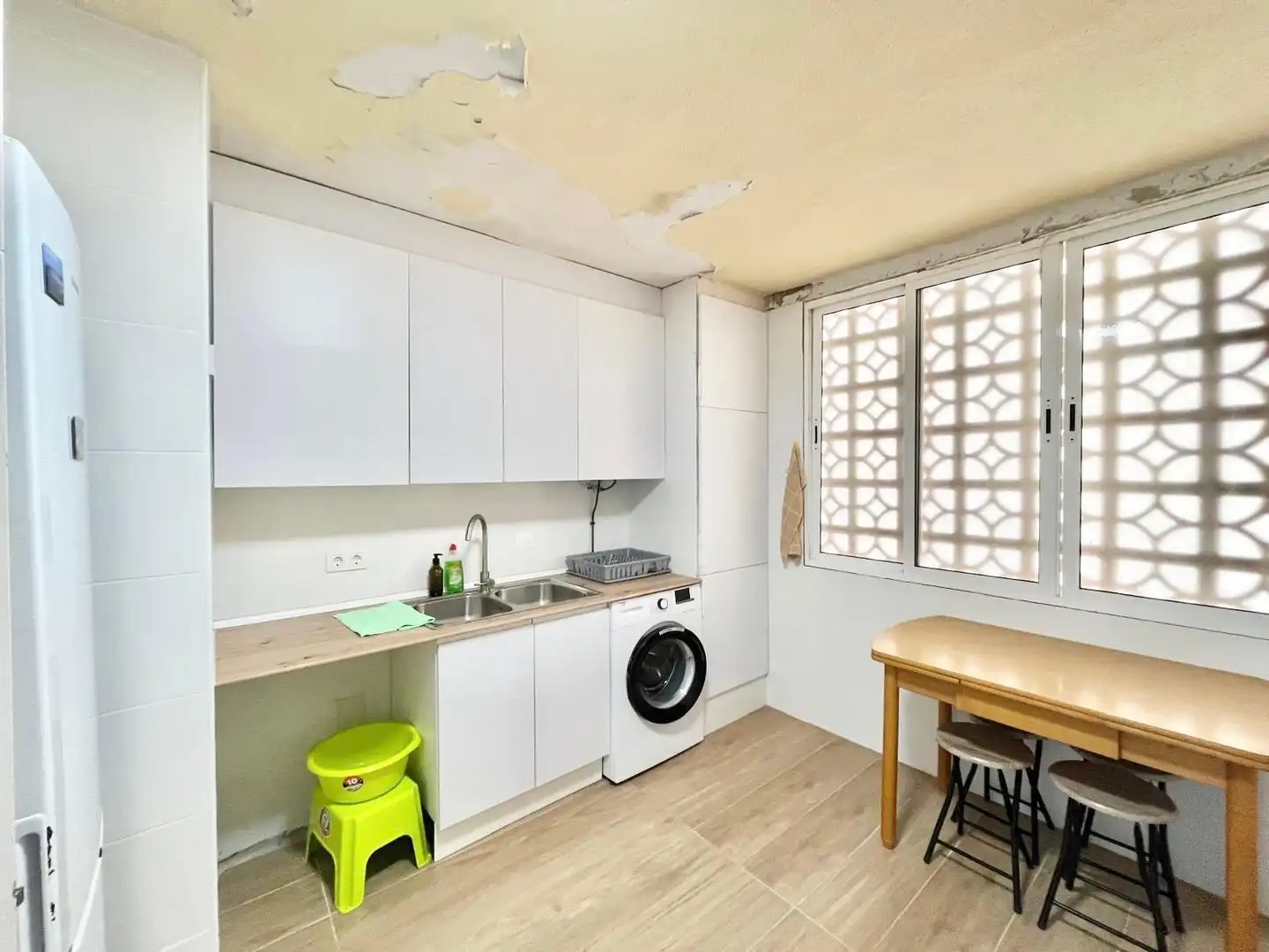 Kitchen of Flat for rent in Torrevieja  with Heating, Parquet flooring and Terrace